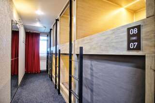 Гостиница The Kubz Premium Capsule Hostel Москва Улучшенный одноместный номер-капсула в общей комнате-7